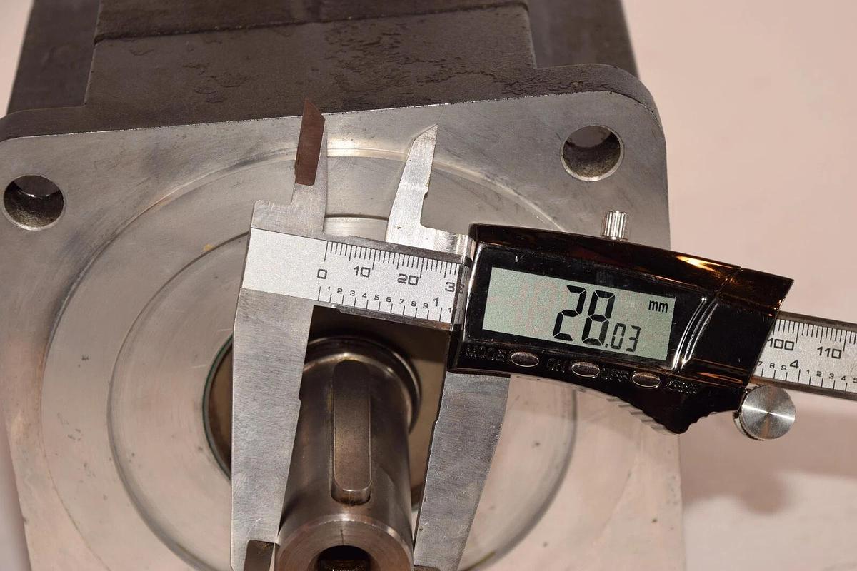 Used Baldor Brushless Servo Motor BSM100C-2150TF S4P232W104 W1001138272 10nm 1.94kw