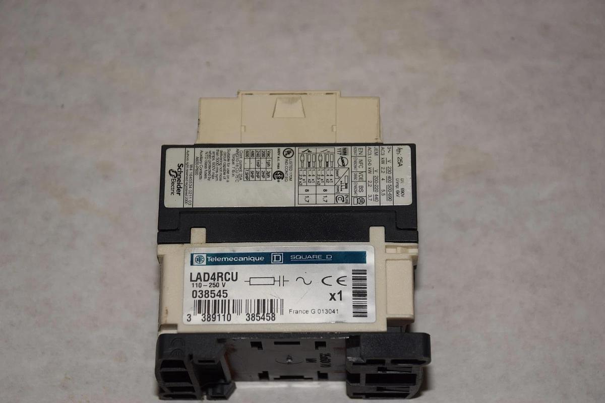Used SQUARE D / TELEMECANIQUE LC1 D09 LC1D09 110V 50/60Hz CONTACTOR