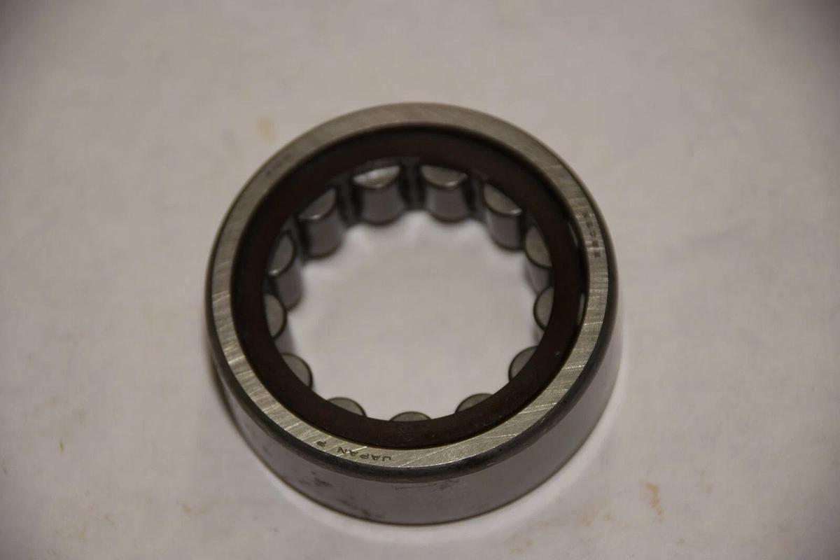 NSK 2205E ROLLER BEARING NEW