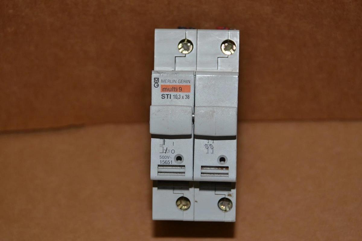 Used MERLIN GERIN MULTI 9 STI 10.3x38 15651 500V 2 POLE CIRCUIT BREAKER