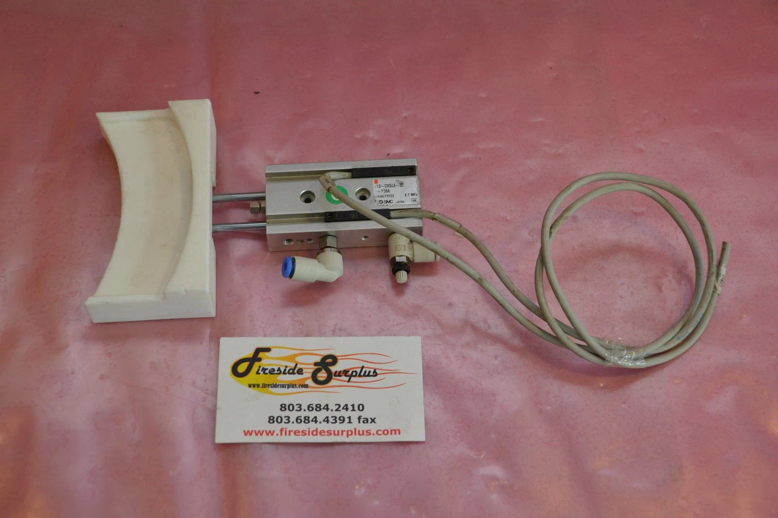 Used SMC GUIDE DUAL ROD 12-CXSL6-20-Y59A 12CXSL620Y59A 12 CXSL6 20 Y59A