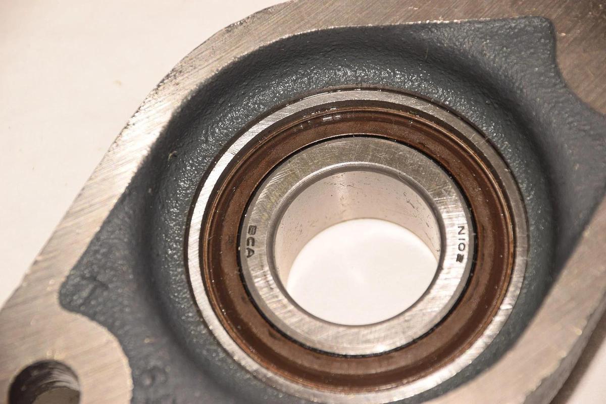 BCA TNR 1-1/8R TNR1-1/8R 1-1/8" FLANGE BEARING NEW