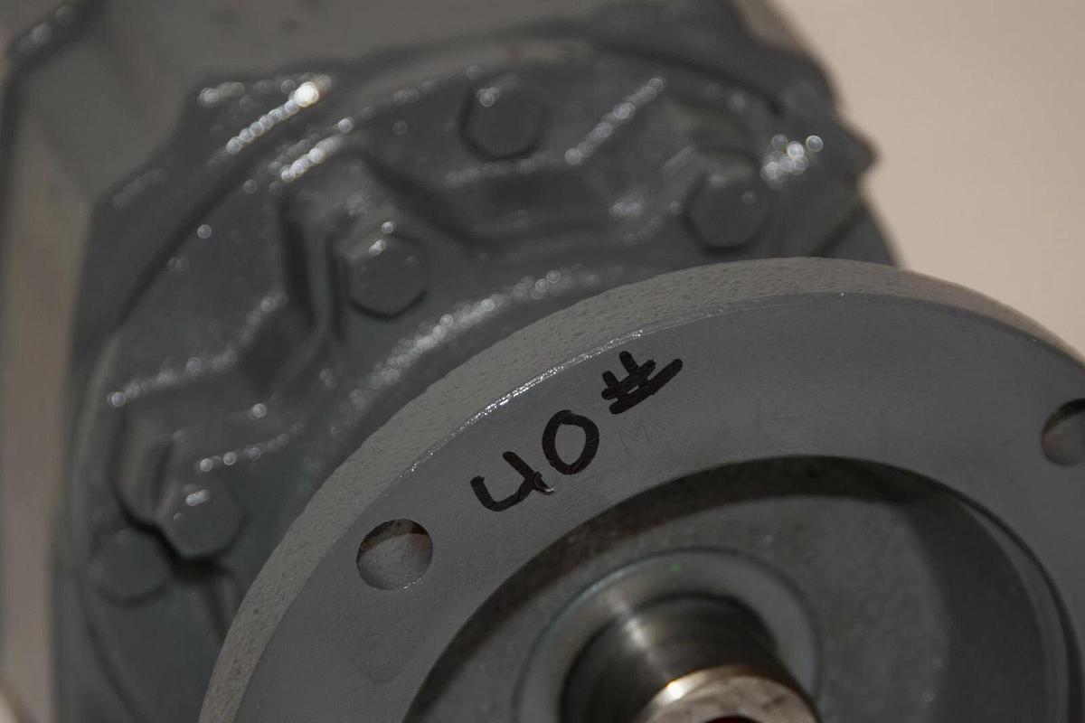 BOSTON GEAR F623B-100-B5 F623B100B5 100:1 1" Shaft Gear Box Speed Reducer NEW