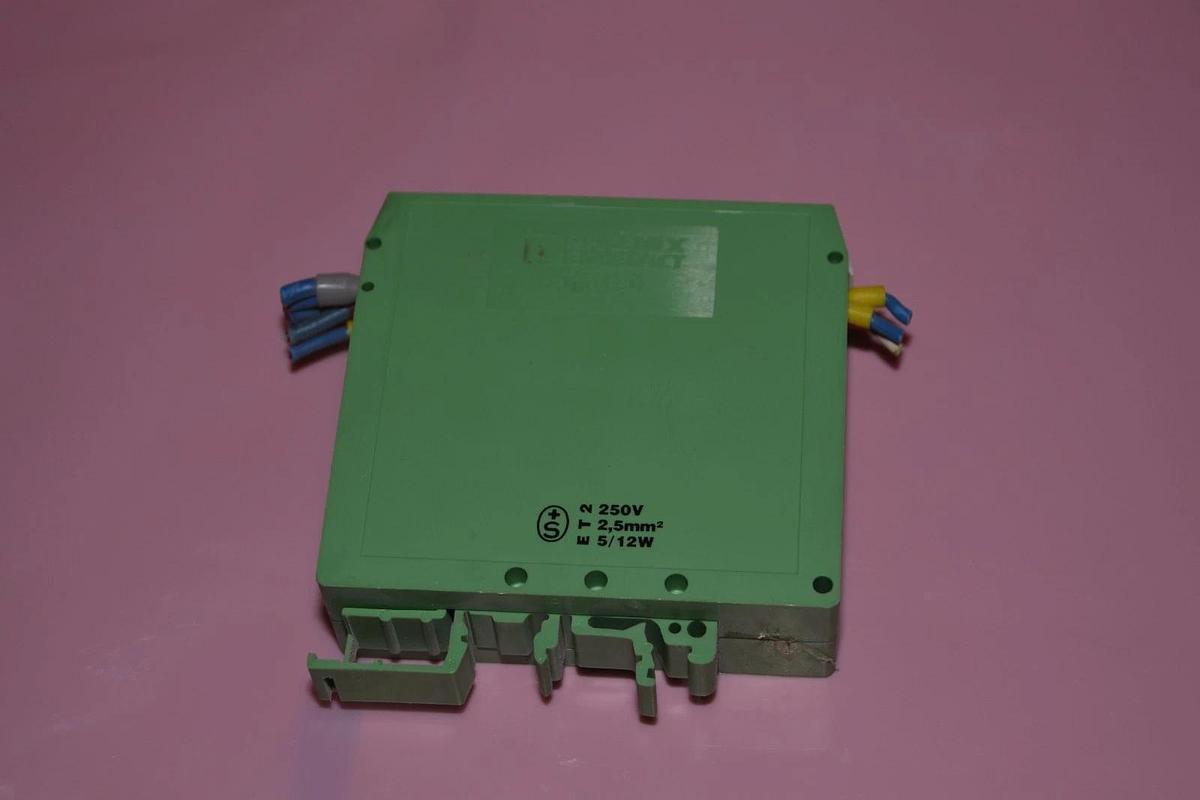 Used PHOENIX CONTACT UEGM KOMEG OPTO 90 6A COMPONENT HOUSING RELAY HOLDER MODULE