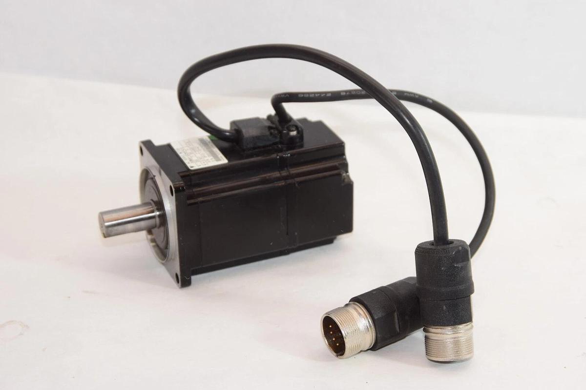 Used YASKAWA SGMAH-02AAF41D 200W 200V 2.1A AC Servo Motor