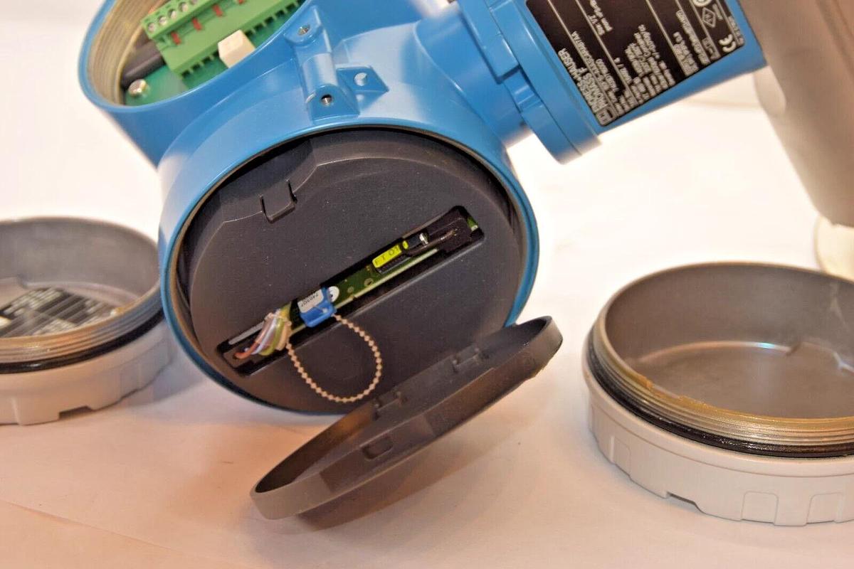 ENDRESS + HAUSER Promass 80F Mass Flowmeter 80F15 80F15-AAASCARAB7AA 1/2"  NEW