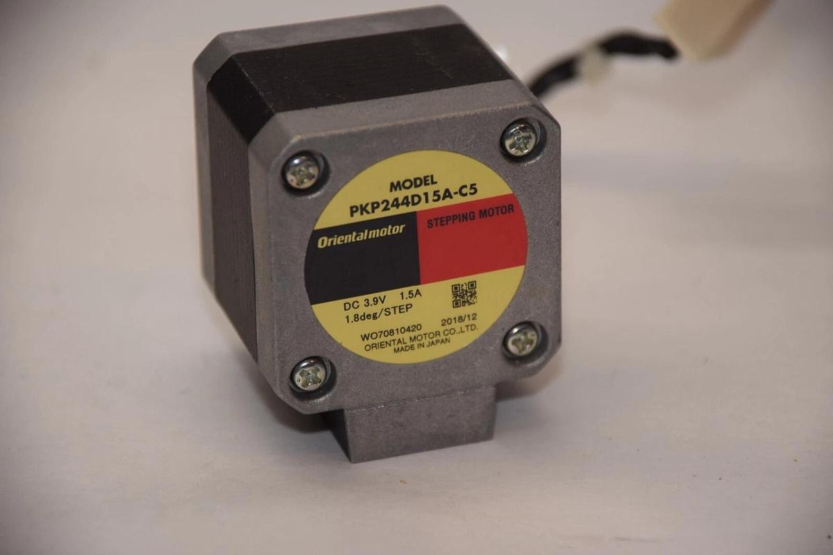 Used ORIENTAL MOTOR PKP244D15A-C5 3.9Vdc 1.5A 1.8deg step Stepping Motor