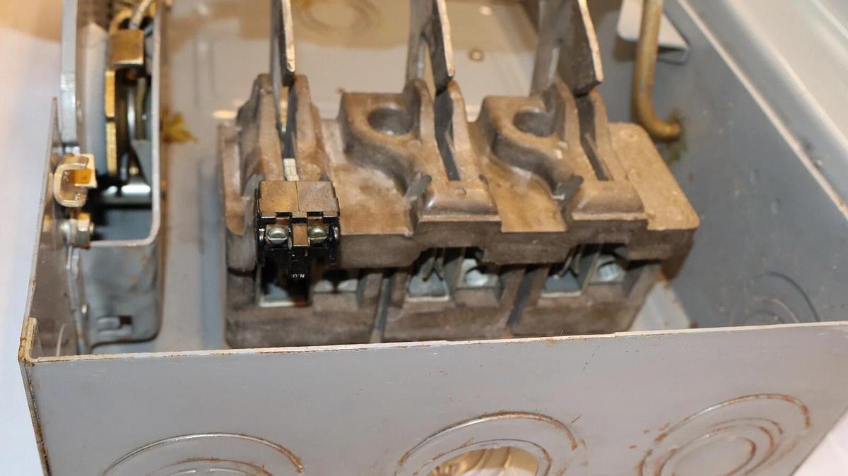 Used SQUARE D Safety Switch 100A 100 Amp 240 480 600vac 250v 3ph 3 phase