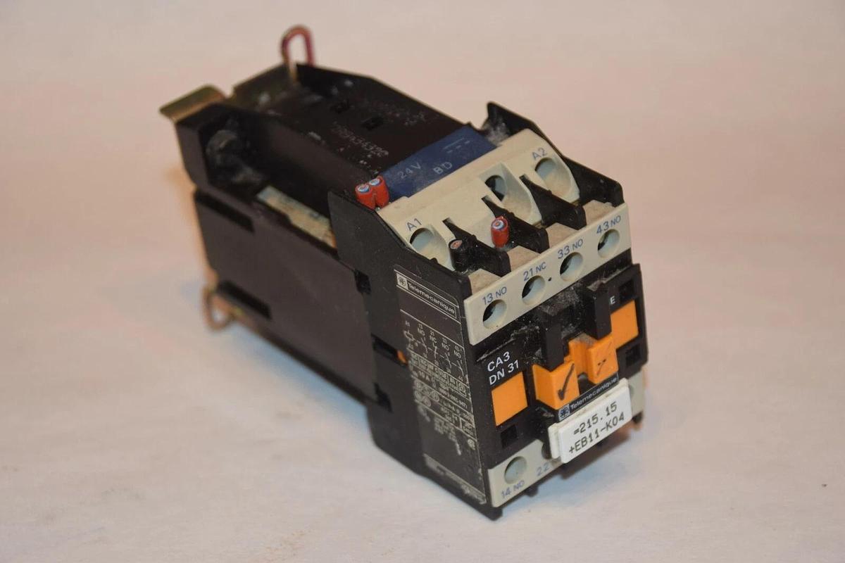 Used TELEMECANIQUE CA3 DN 31 CA3DN31 24V COIL 10A CONTACTOR