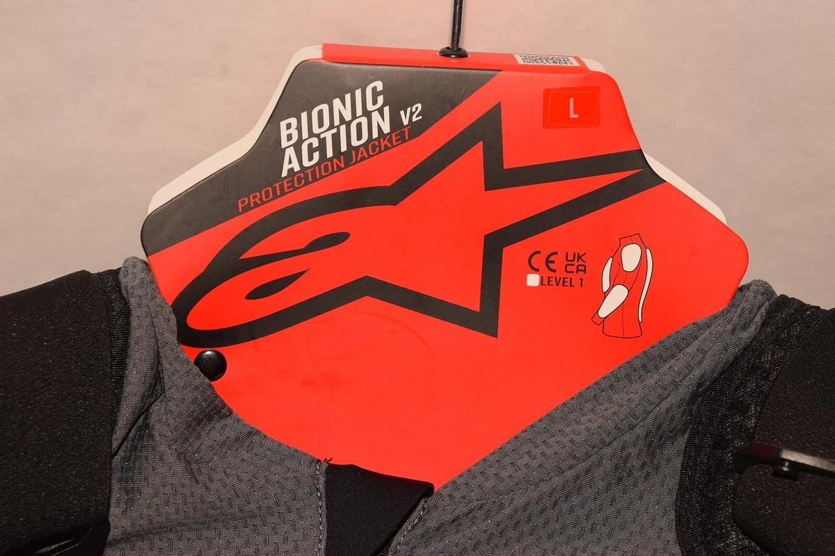 (New) BIONIC 6506823 Action V2 Protection Jacket Gray / Black / Yellow - Large