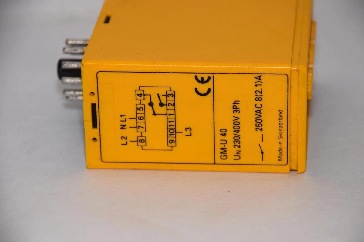 Used SELECTRON Lyss AG GM-U 40 GM-U40 CH-3250 Lyss  230/400V 3ph  Relay