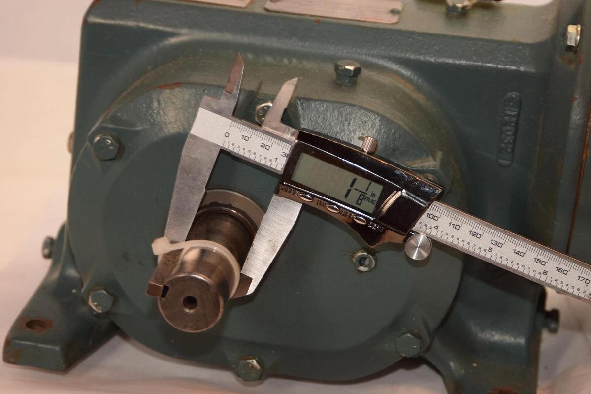 (NEW) DODGE FB56CG16A50 50:1 Ratio 575V 1.8Amp Gear Reducer Dual Output