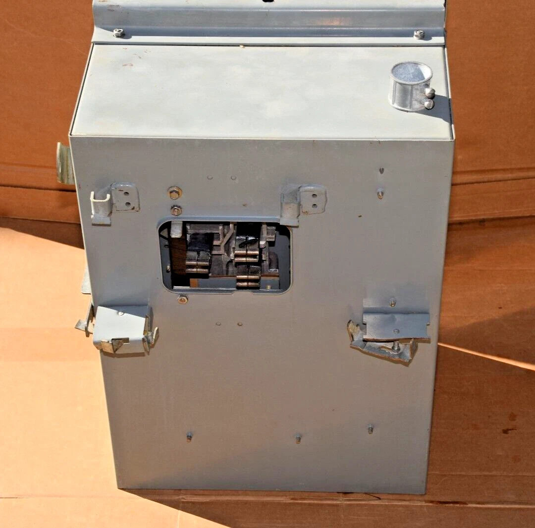Used SQUARE D I-Line Fusible Busway Switch PQ3220G 200A 200 Amp Ser 6 3P 3P3W 240v