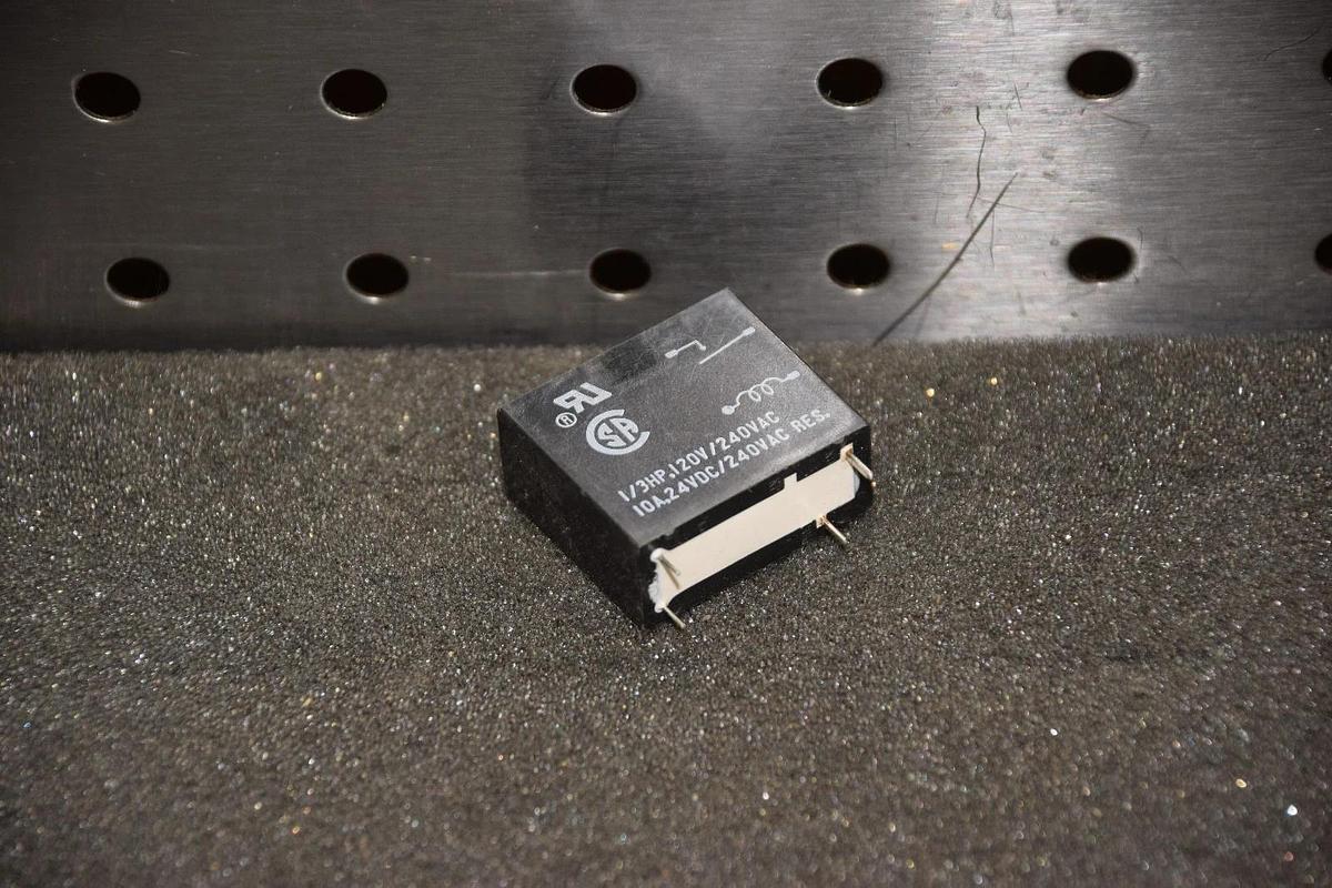 TAKAMISAWA VS12MB TV-5 12VDC 10A 1/3HP 4 PIN RELAY NEW