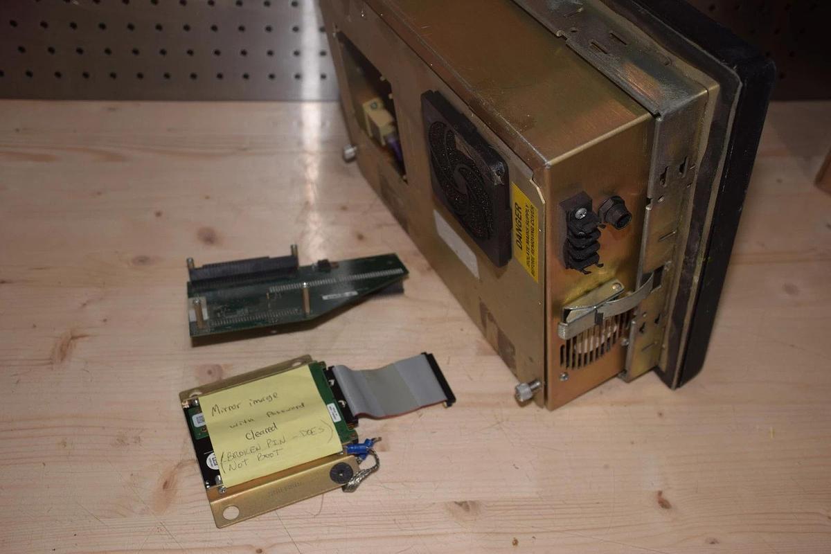 Used GE Fanuc Display Station 2000 Operating Panel 2BCM2-2D00-0001 IC752WTE000D