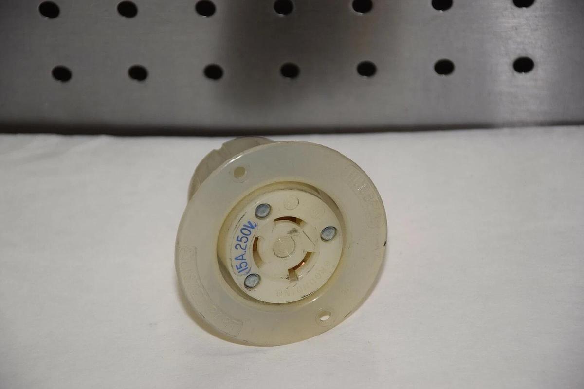 HUBBELL ZJB 15A 250V TWIST-LOCK FLANGED RECEPTACLE NEW