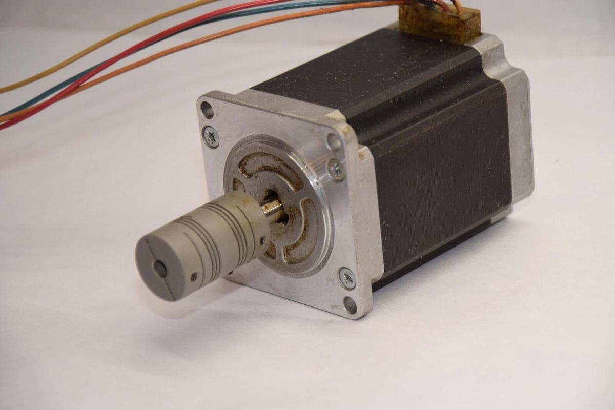 Used SANYO DENKI 6036301-2 , 60363012 Step-Syn Stepping Motor