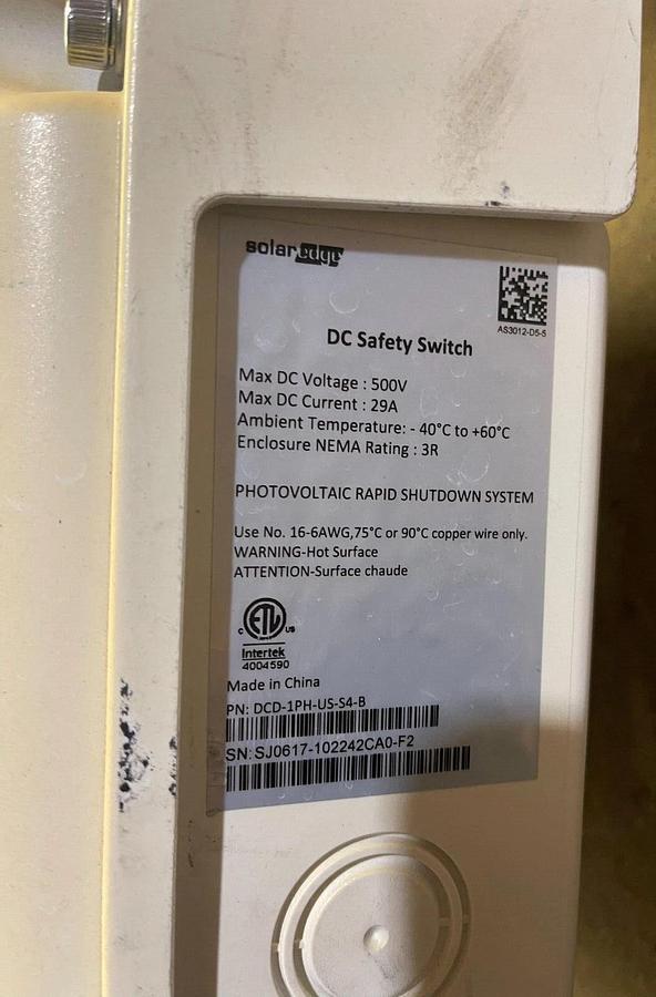 Used Solar Edge Sunrun Non Isolated Photovoltaic Inverter SE7600A-US 8350W