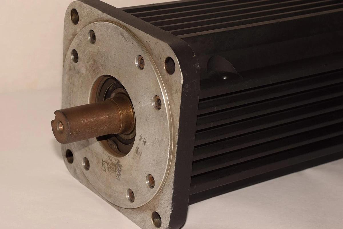 Used ALLEN BRADLEY 1326AS-B660F-21-K6 Series A  Brushless Servo Motor