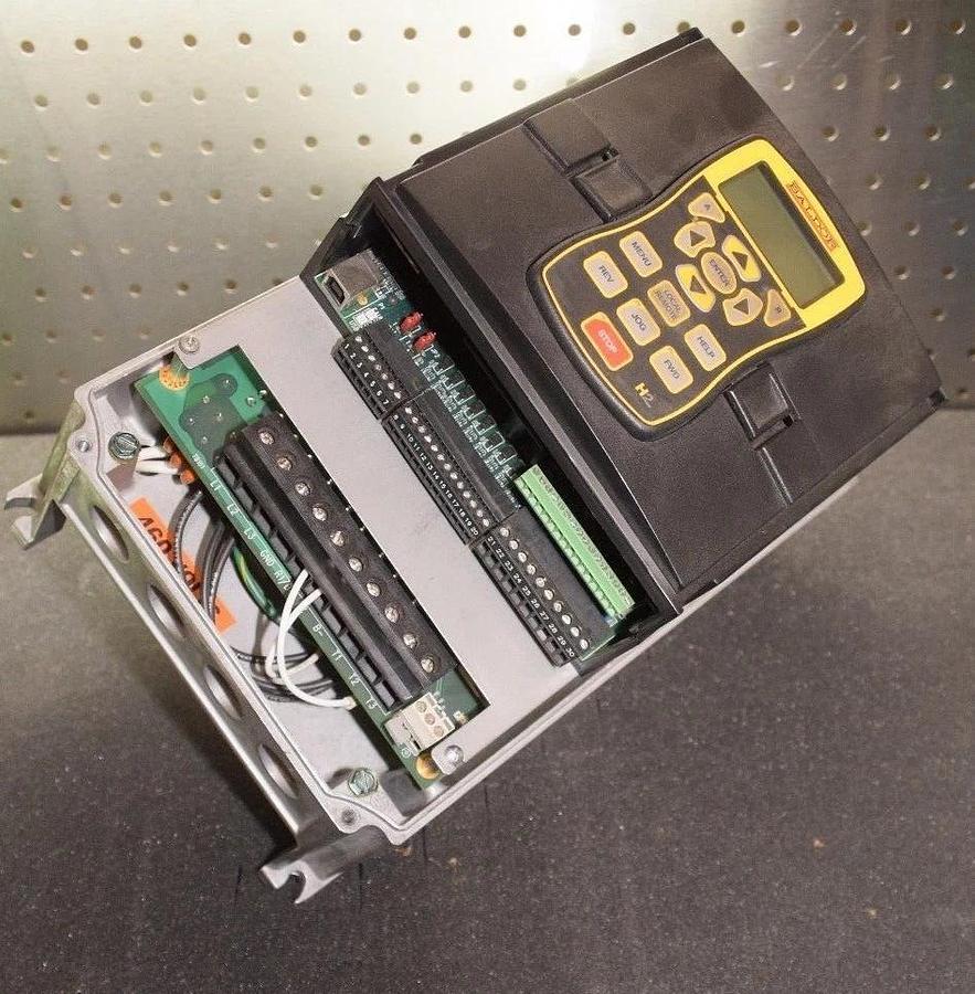 Used BALDOR 10hp Vector Drive ZHH410-E 3PH 480V H2 10 HP VE2016A00