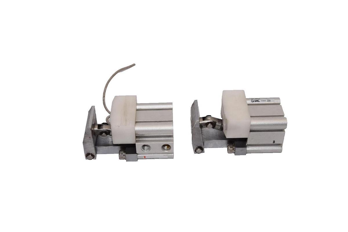 Used SMC CDQ2A32-5DZ , CDQ2A325DZ Pneumatic Cylinder - Lot of 2