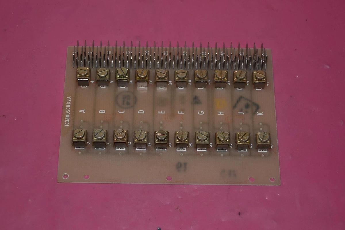 Used GENERAL ELECTRIC CIRCUIT BOARD CARD IC3600SCBD2A 68A989109G1 REV. B