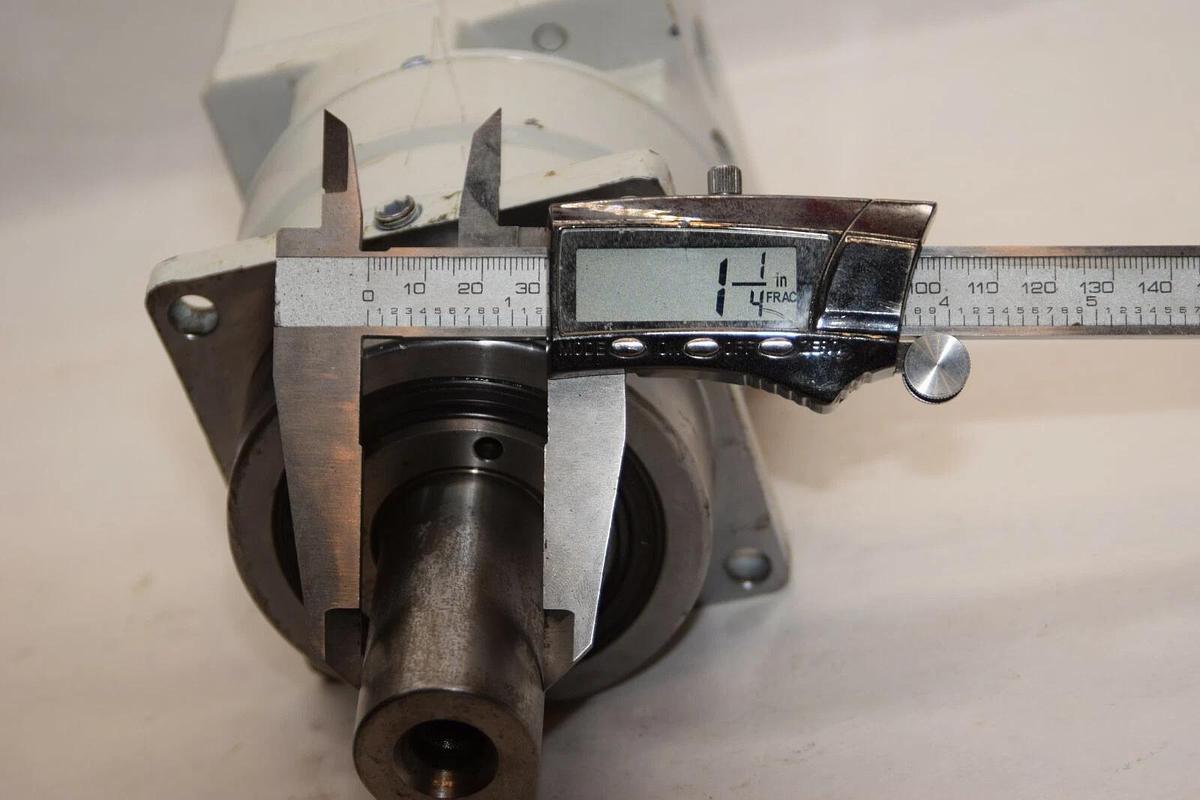 Used ALPHA SP100-MF1-7 SP 100-MF1-7 7:1 Ratio 1-1/4" Shaft Gearhead
