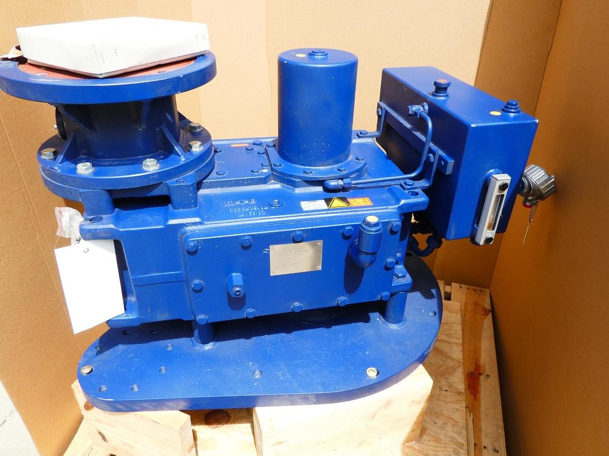 Used Flender flat Gearbox NFJ/46188006-0310-003/2018 H3 SV 05 37kW I= 32,975:1 (New)