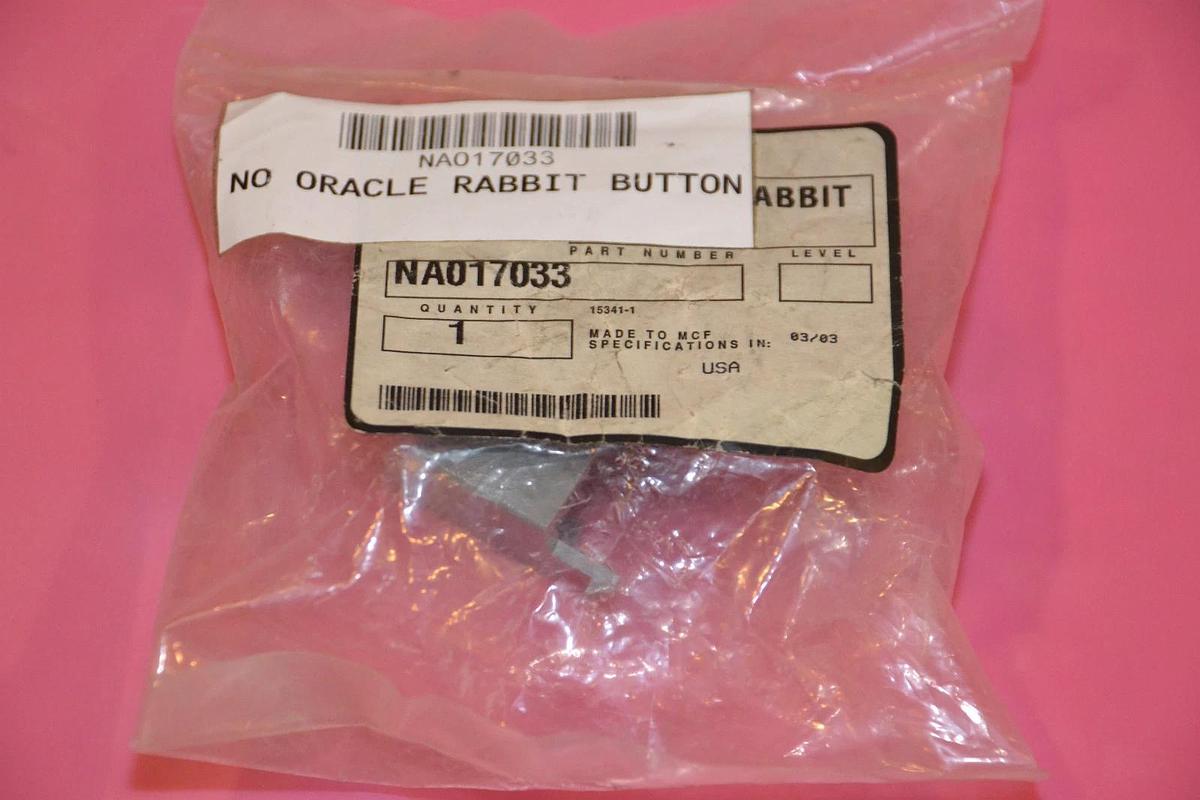 CAT RABBIT BUTTON RIGHT NAO17033 NA017033 NEW