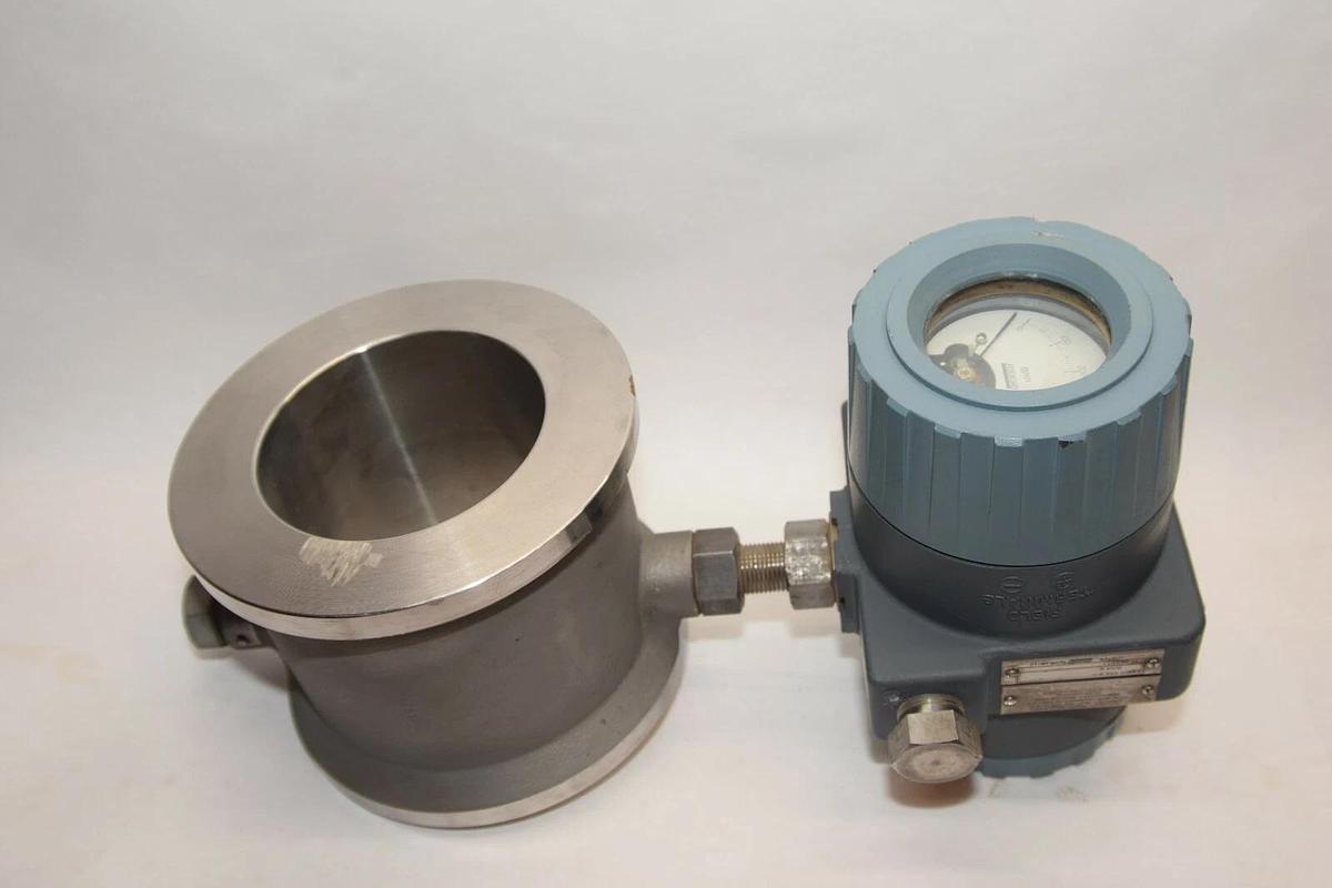 (NEW) FOXBORO E83 E83W-04HHHIC E83 W-04HHH I-C 1500psi 14-30V Vortex Flow Meter