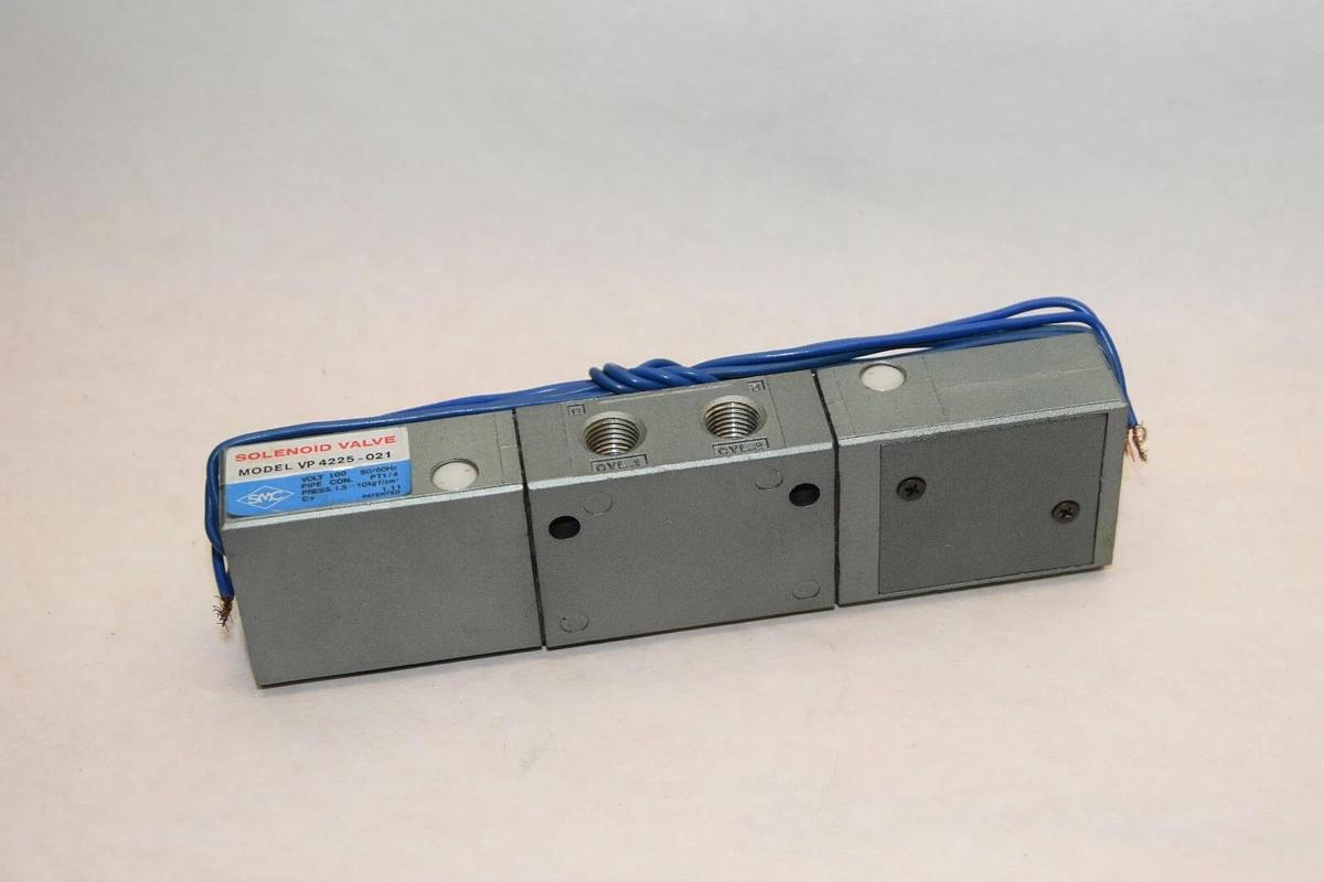 SMC SOLENOID VALVE VP4225-021 VP4225021 100V NEW