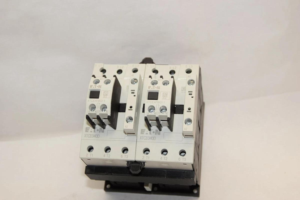 (NEW) EATON XTCR040D11C-GR1 415/480v Coil 40A 3P Magnetic Reversing Contactor