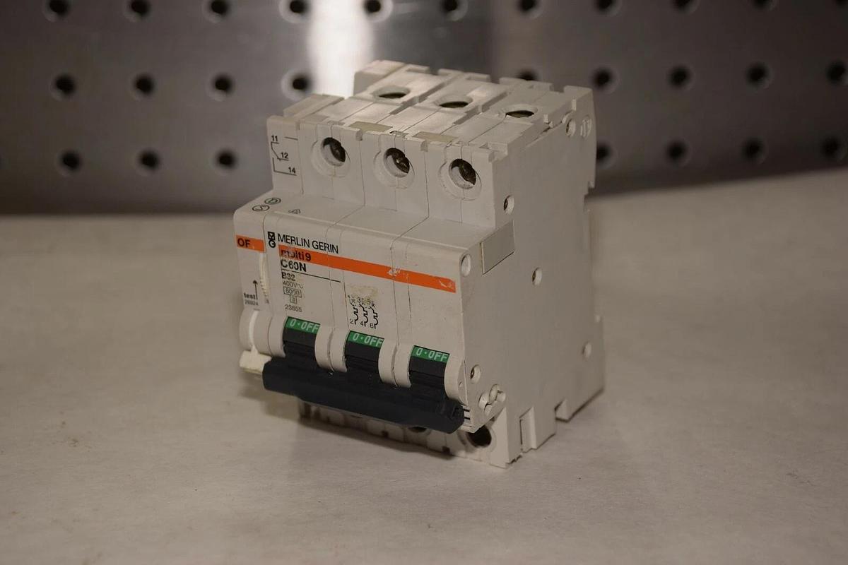 Used MERLIN GERIN C60N B32 MULTI9 400V 3 POLE CIRCUIT BREAKER