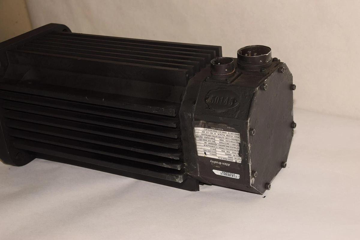 Used ALLEN BRADLEY 1326AS-B660F-21-K6 Series A  Brushless Servo Motor