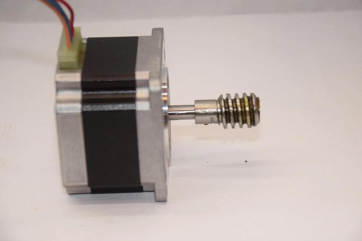 Used SANYO DENKI 103H7121-5740 2A StepSyn Stepping Motor