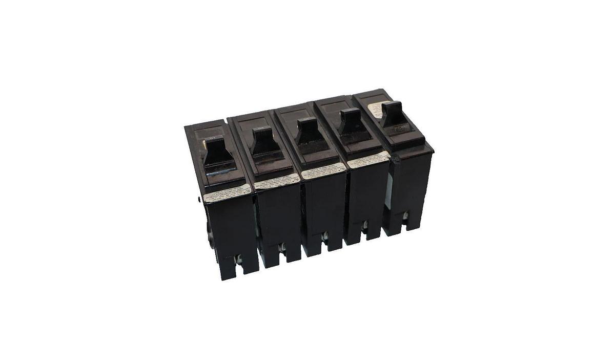 Used Murray Circuit Breaker 15 Amp 15A MP115-U 1 Pole 1P Crouse Hinds (Lot of 5)