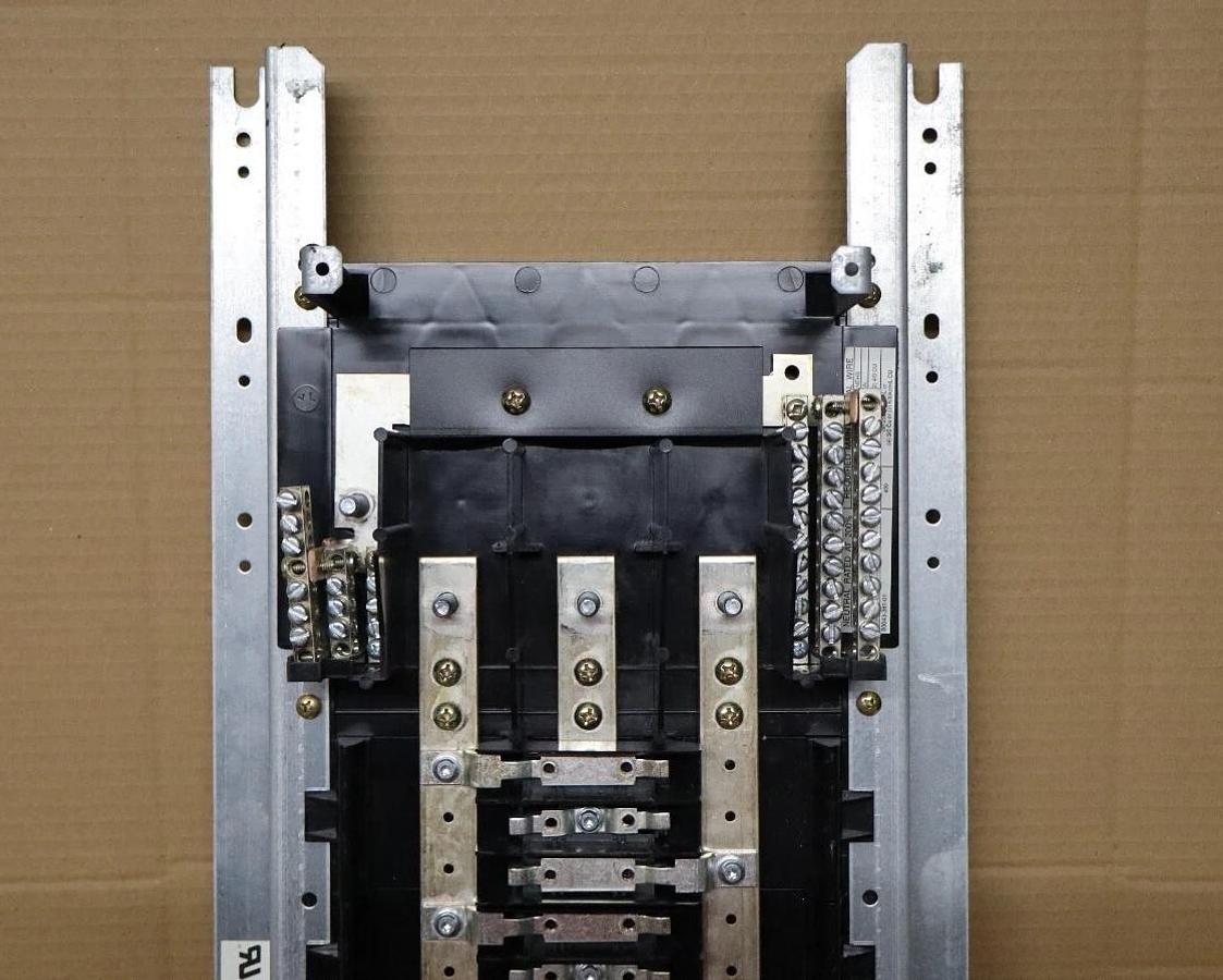 Used Square D 42 Circuit 225A Main Lug Panelboard Interior NQOM442L225CNLB 3ph
