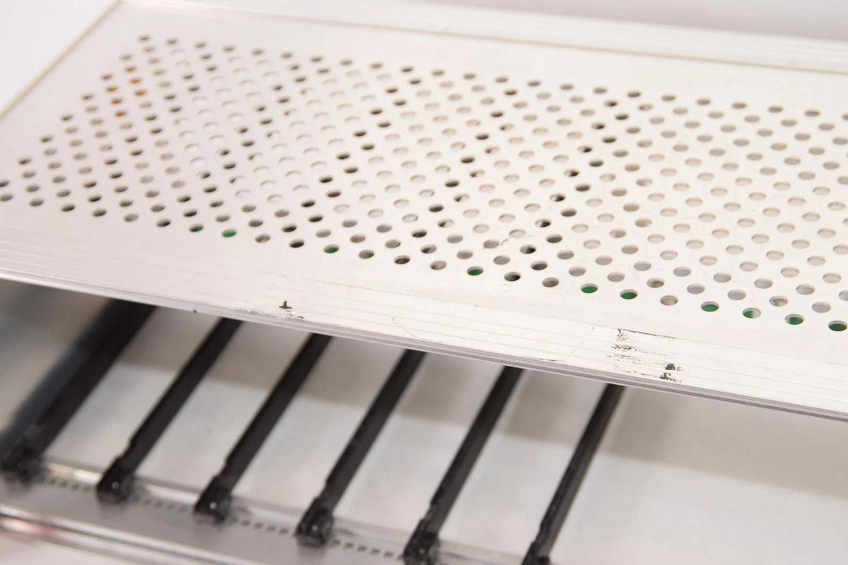 Used FOXCOM ITE 1999 7000M/S 3035002 D1 BackPane Chassis Bracket Rack