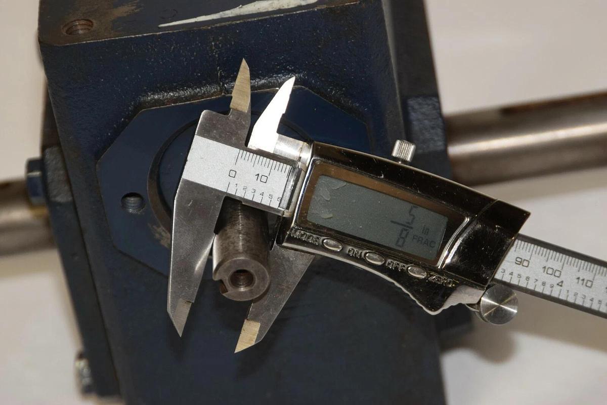 (NEW) IRONMAN GRL-B821-5-D GRLB8215D 3.653 5:1 Right Angle Gear Reducer