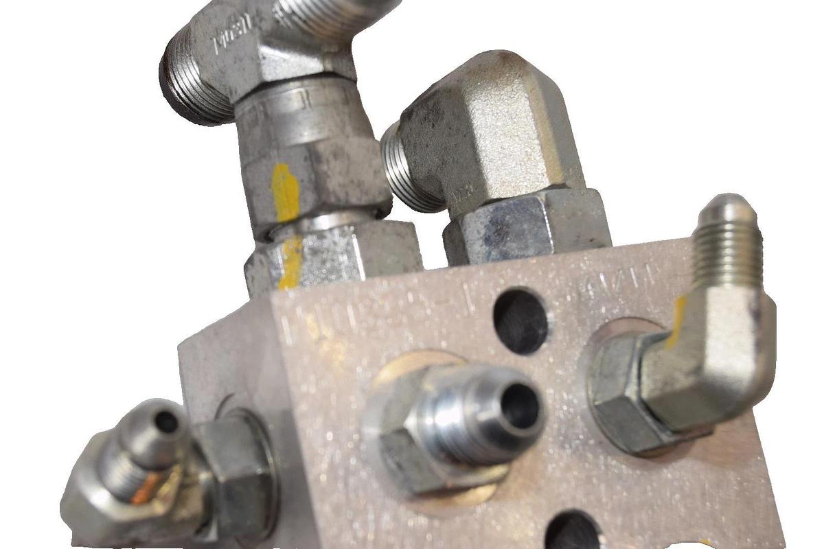 Used Sun Hydraulics M10335-1 41/11 Manifold Valve Block