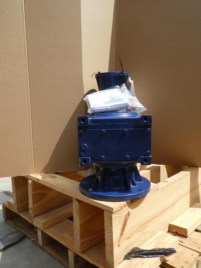 New, Siemens Flat Gearbox  2KJ1911-OF for Ekato 1-1731 2KJ1911-0F Motox small cf