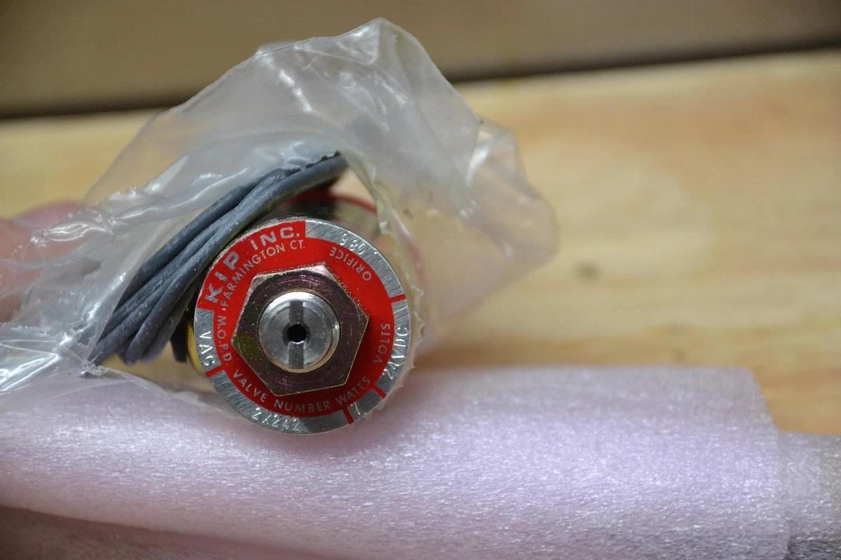 KIP INC. 2X242 24VDC 7 WATTS .086 ORIFICE PNEUMATIC VALVE NEW