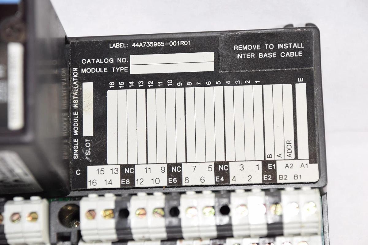 Used GE FANUC IC670CHS002E 24Vdc  I/O Base 2 Tier Box Terminal IC670MDL730J