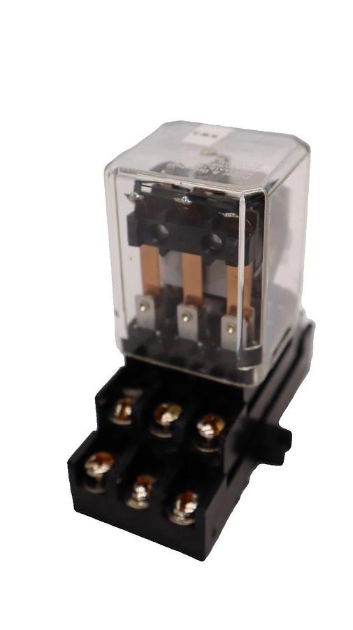 Used POTTER & BRUMFIELD KUP-14A15-120 , KUP14A15120 120V Relay W/ QC11 300V 10A Base