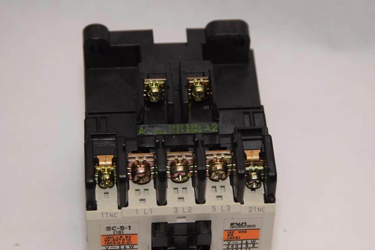 Used FUJI ELECTRIC SC-5-1 SC51 100/110V Coil Contactor