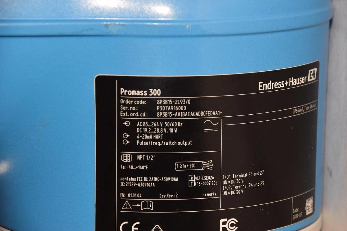 Used ENDRESS + HAUSER 8P3B15-2L93/0 , 1/2" DN15 Promass P 300 Flowmeter