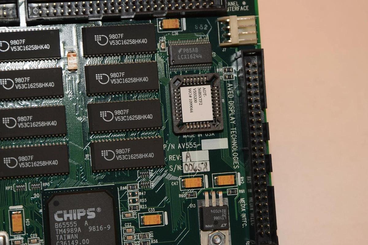 Used AVED DISPLAY TECHNOLOGIES AV555-PCI-ECO281 PB0009 Rev A Circuit Board