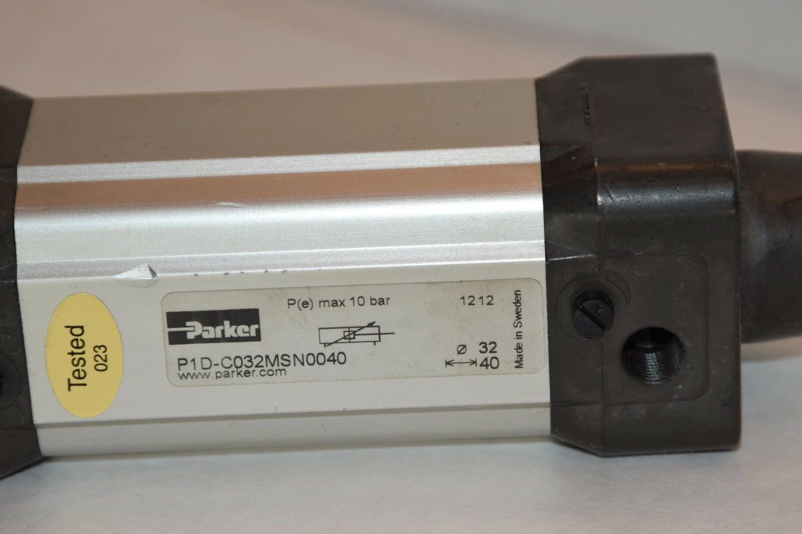 NEW PARKER P1D-C032MSN0040 10 BAR PNEUMATIC CYLINDER