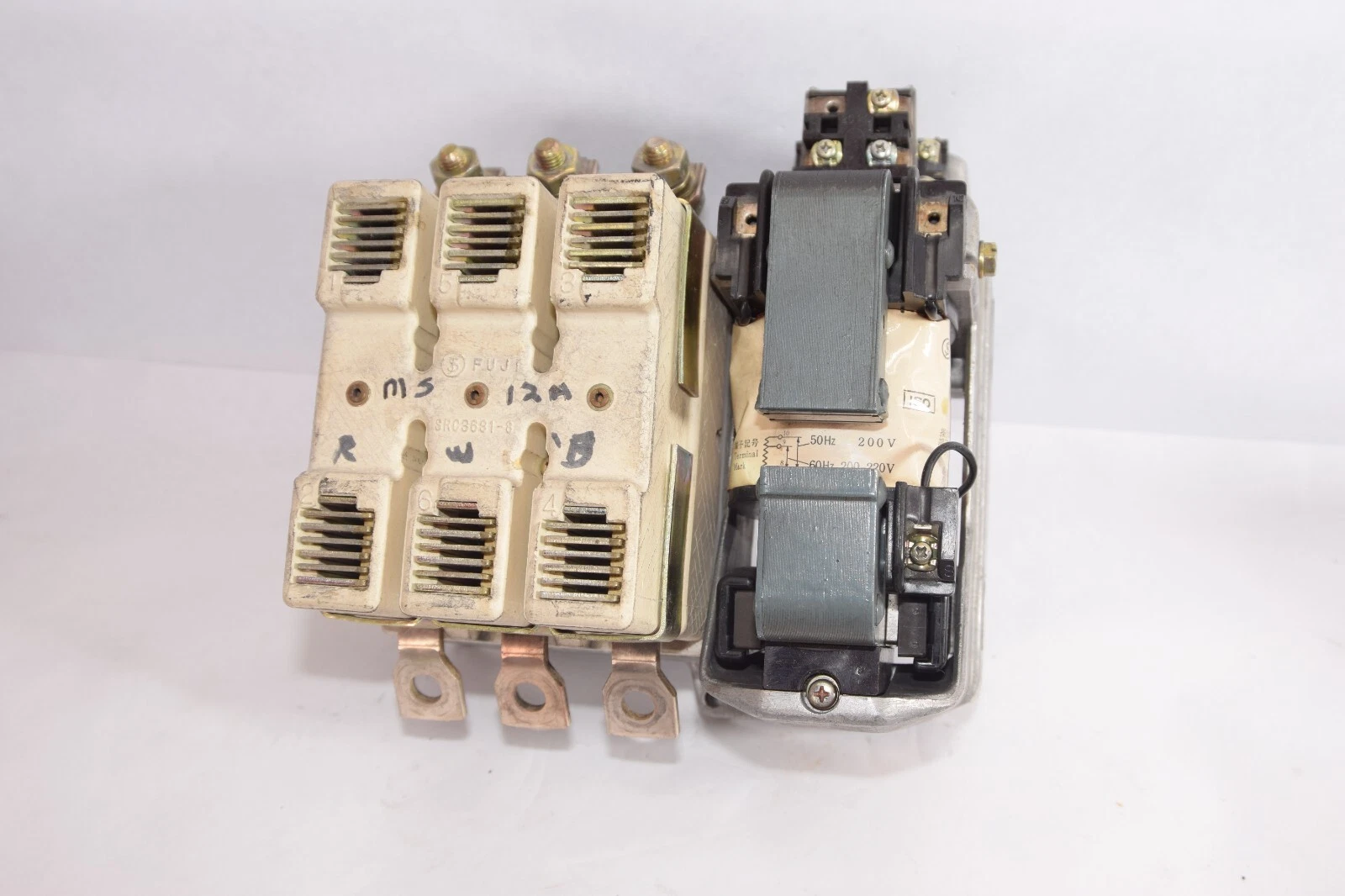 Used FUJI ELECTRIC SRC 363I-8 SRC 3631-8 220A 3PH 220/440/550V AC Magnetic Contactor