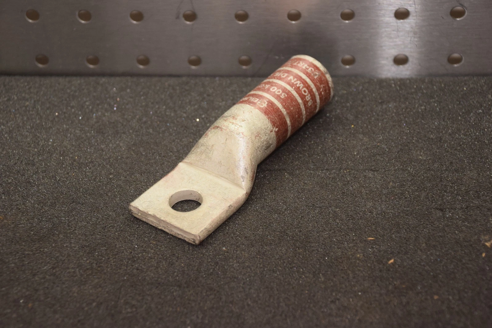 Burndy Terminal, 4/0 U34RT/U31ART, U34RT, 500kcmil CU, die 20, wire cable end
